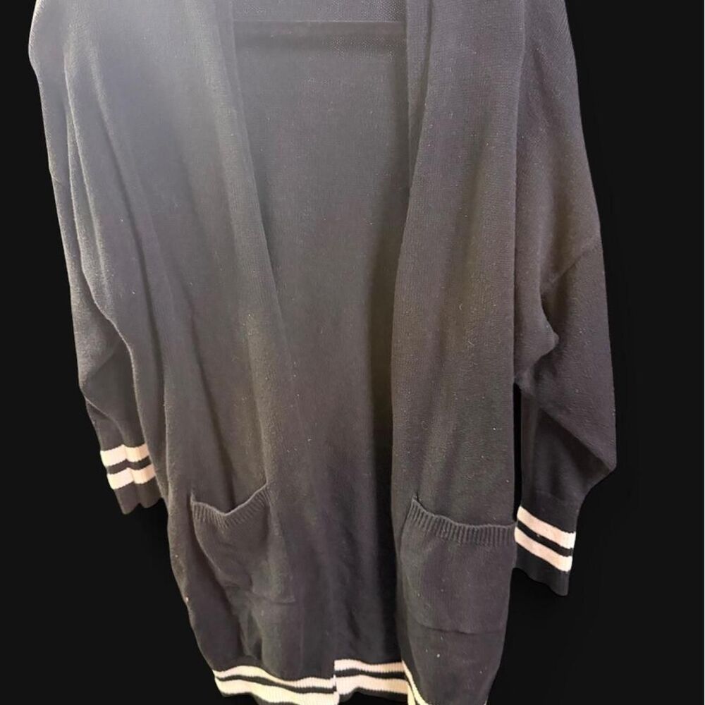 Express Women's Black and Navy Cardigan